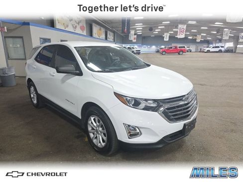 Used 2021 Chevrolet Equinox LS w/ LS Convenience Package image 1
