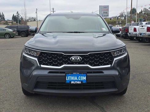 Used 2021 Kia Sorento LX image 8