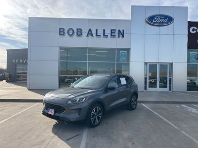 Used 2021 Ford Escape SE w/ SE Sport Appearance Package