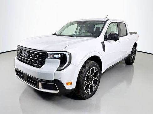 New 2026 Ford Maverick Lariat image 3