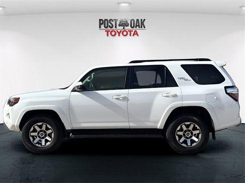 Used 2024 Toyota 4Runner TRD Off-Road image 4