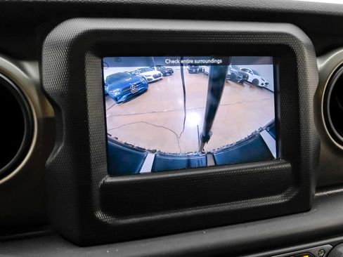 Used 2019 Jeep Wrangler Unlimited Sport S AWD/4WD image 25