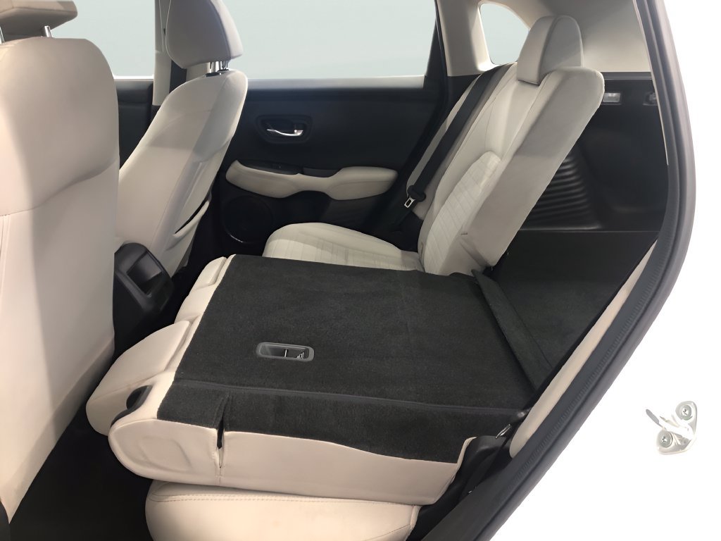 Used 2025 Honda HR-V LX image 16