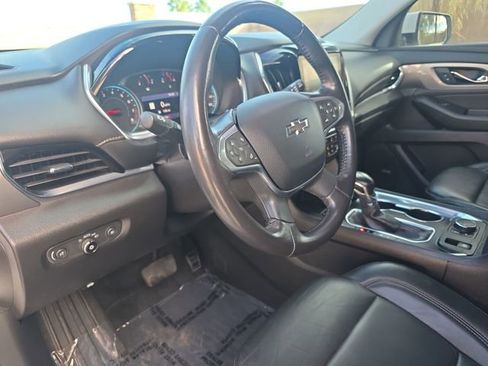 Used 2021 Chevrolet Traverse RS image 10