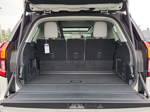 New 2025 Ford Expedition Active image 10