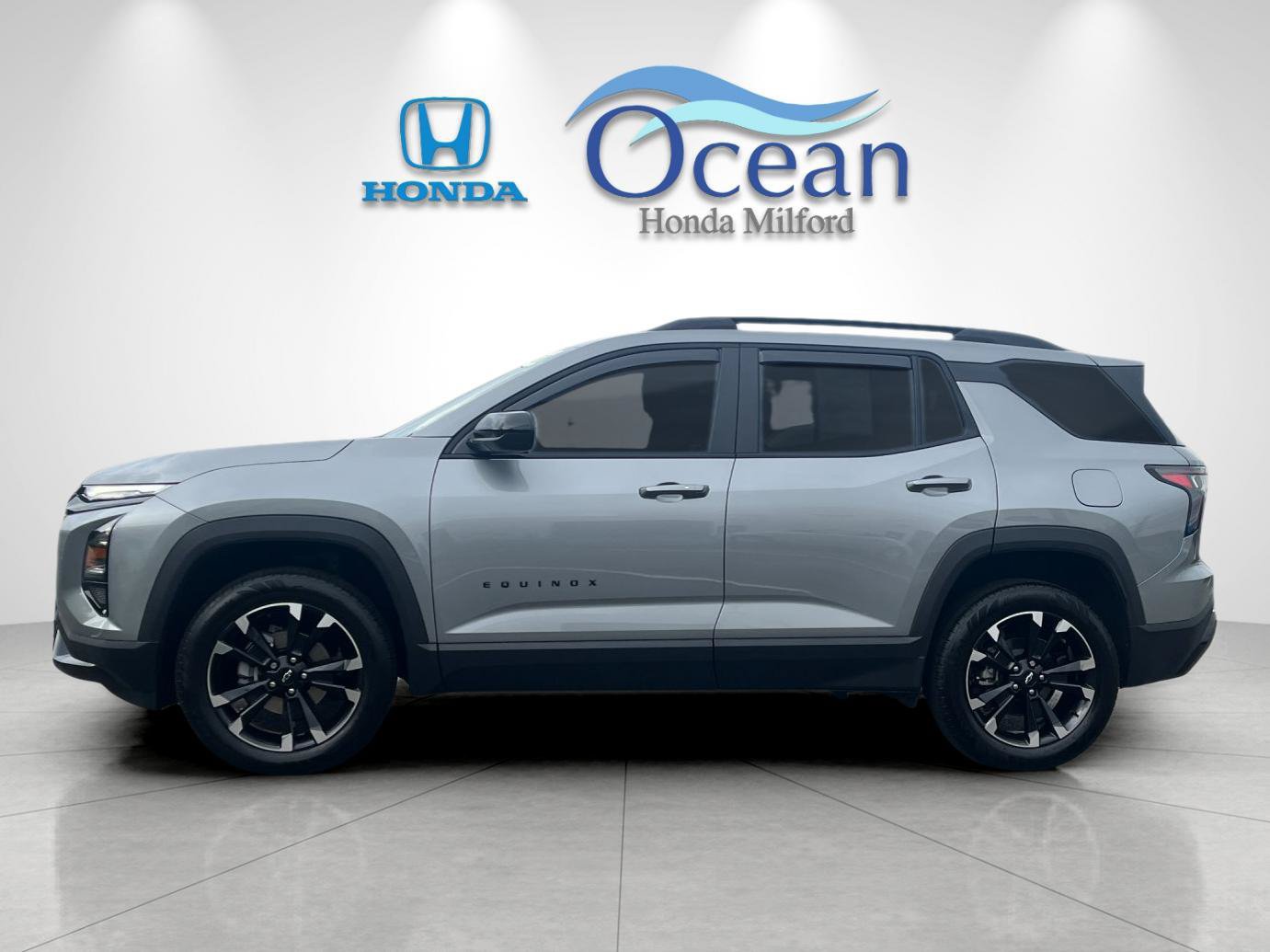 Used 2026 Chevrolet Equinox RS FWD image 6