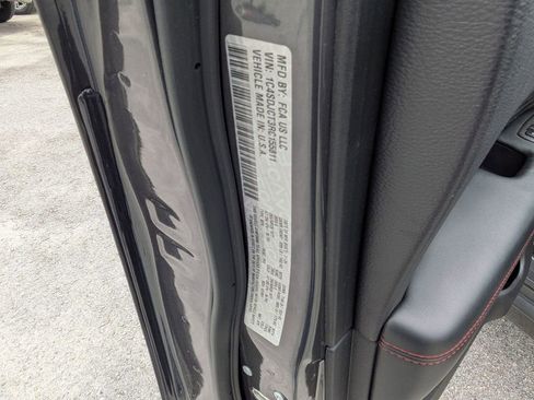 Used 2024 Dodge Durango R/T w/ Blacktop Package image 35