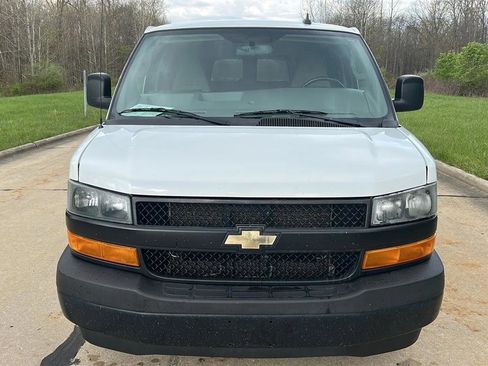 Used 2018 Chevrolet Express 3500 LT w/ LT Preferred Equipment Group image 17