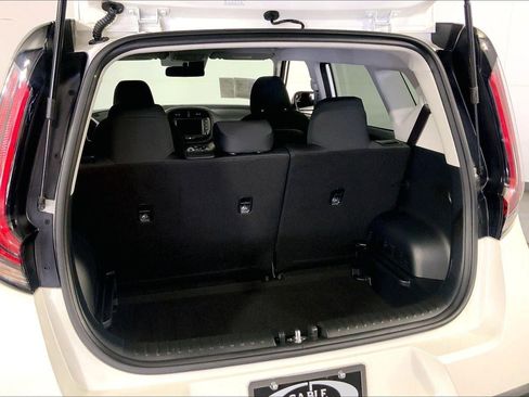 Certified 2025 Kia Soul LX FWD image 4