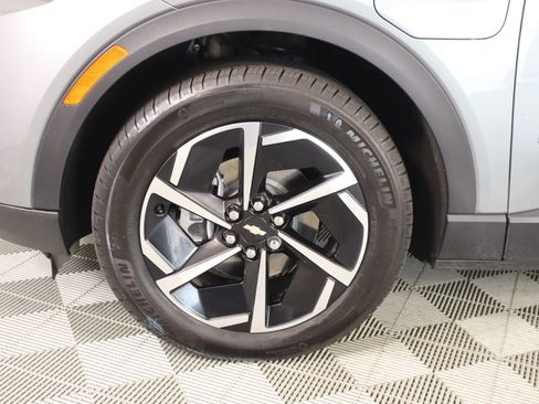 Used 2025 Chevrolet Equinox EV LT image 15