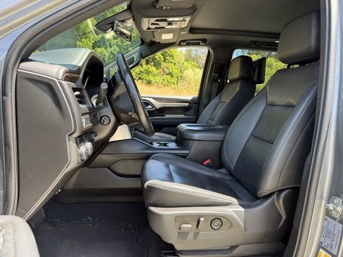 Used 2022 Chevrolet Tahoe LT w/ LT Signature Package RWD image 10