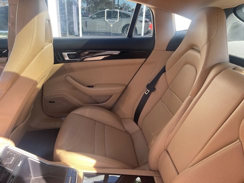 Used 2018 Porsche Panamera image 17