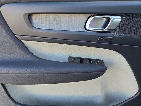 New 2026 Volvo XC40 B5 Plus w/ Protection Package Premier image 20