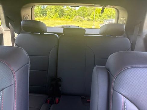 Used 2024 Chevrolet Traverse Z71 w/ Enhanced Driving Package AWD/4WD image 40