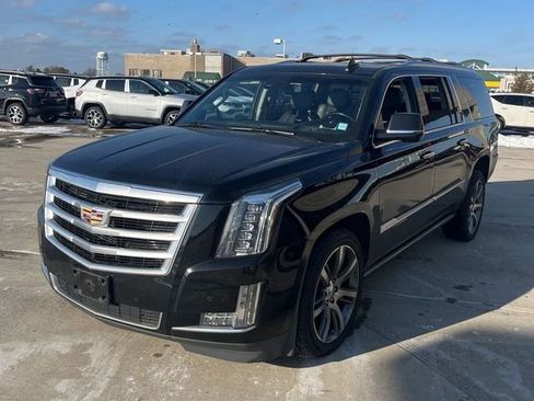 Used 2015 Cadillac Escalade ESV Premium image 2