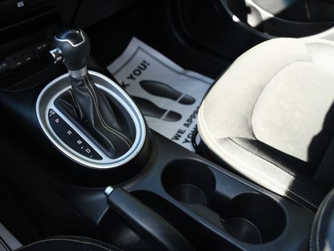 Used 2015 Kia Soul + FWD image 33