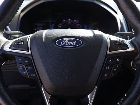 Used 2022 Ford Edge SEL image 25