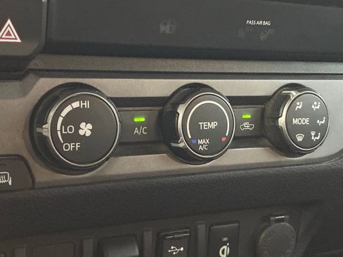 Used 2019 Toyota Tacoma TRD Off-Road image 20