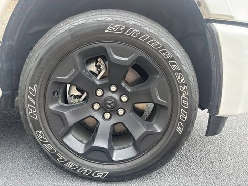 Used 2025 RAM 1500 Big Horn AWD/4WD image 4