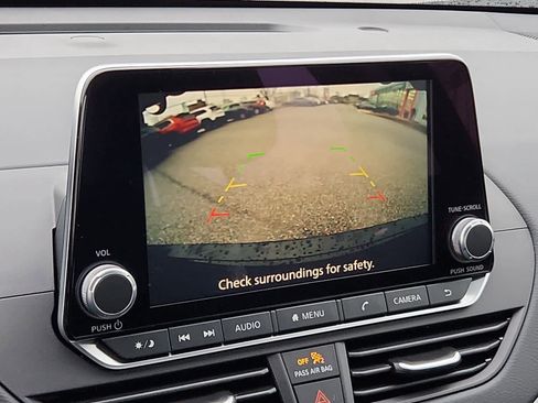 Used 2025 Nissan Altima 2.5 S FWD image 14