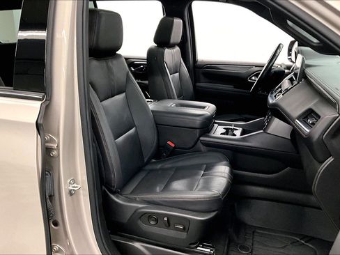 Used 2022 Chevrolet Tahoe RST w/ Luxury Package AWD/4WD image 8