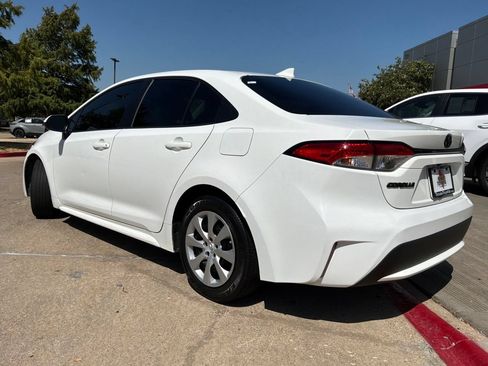 Used 2020 Toyota Corolla LE FWD image 8