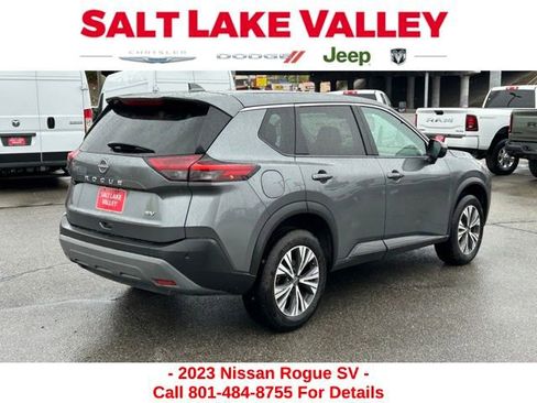 Used 2023 Nissan Rogue SV image 6