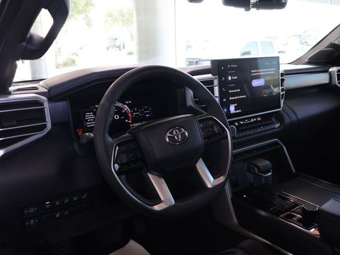 Certified 2025 Toyota Sequoia Platinum AWD/4WD image 38