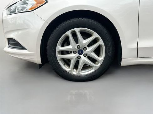 Used 2014 Ford Fusion SE image 32