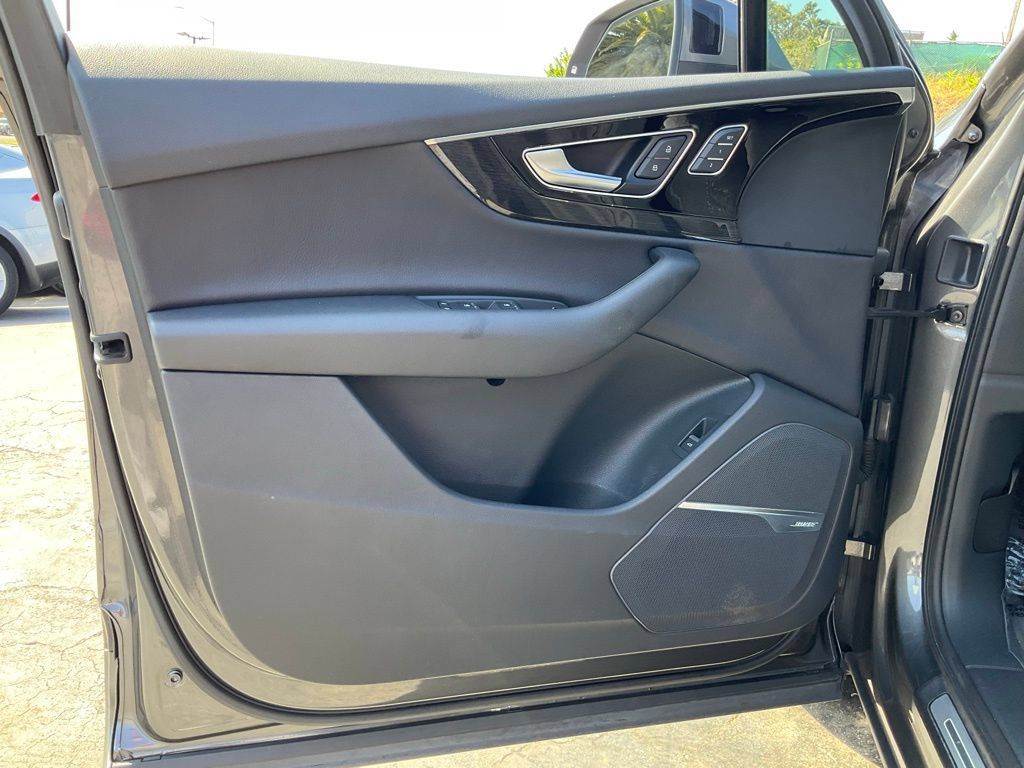 Used 2019 Audi Q7 3.0T Prestige w/ Prestige Package AWD/4WD image 26
