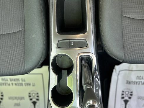 Used 2017 Chevrolet Cruze LT w/ Convenience Package image 14