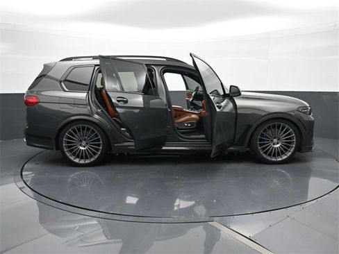 Used 2021 BMW ALPINA XB7 image 31