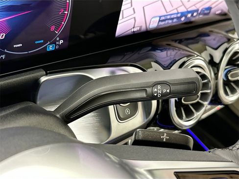 Certified 2025 Mercedes-Benz GLB 250 image 17