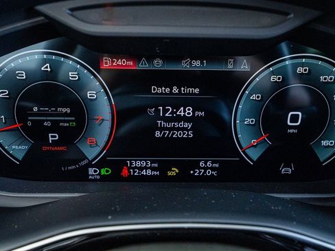 Used 2024 Audi Q8 Premium Plus w/ Premium Plus Package image 41