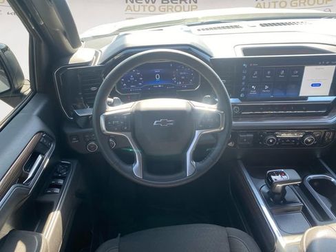Used 2025 Chevrolet Silverado 1500 RST w/ Z71 Off-Road Package AWD/4WD image 12
