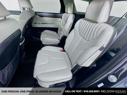Used 2024 Hyundai Palisade Limited image 26