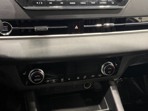 Used 2024 Mitsubishi Outlander SE image 17