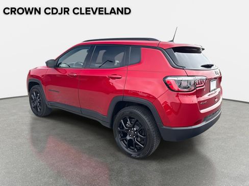 Used 2025 Jeep Compass Latitude w/ Altitude Special Edition image 6