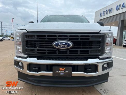 New 2026 Ford F250 XL w/ XL Chrome Package image 5