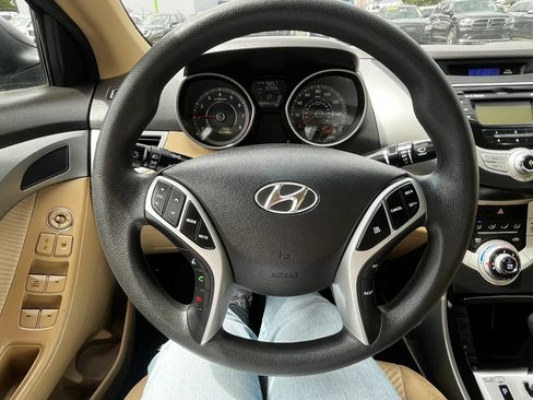 Used 2012 Hyundai Elantra GLS w/ Preferred Pkg 3 FWD image 17