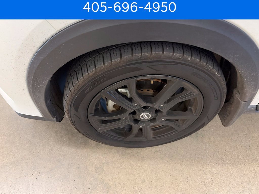 Used 2021 Nissan Kicks SR w/ SR Premium Package FWD image 2