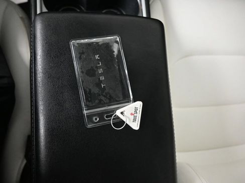 Used 2021 Tesla Model Y Long Range AWD/4WD image 24