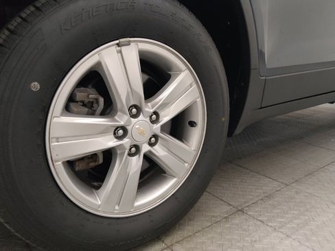 Used 2022 Chevrolet Trax LS AWD/4WD image 31