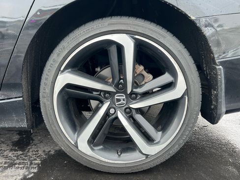 Used 2018 Honda Accord Sport image 18