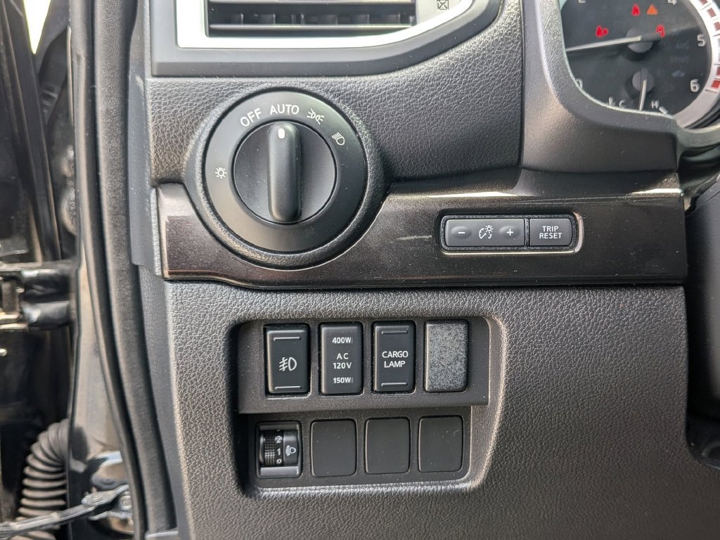 Used 2019 Nissan Titan SL w/ Midnight Edition AWD/4WD image 19