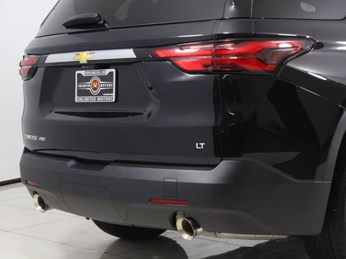Used 2023 Chevrolet Traverse LT w/ LT Premium Package AWD/4WD image 45