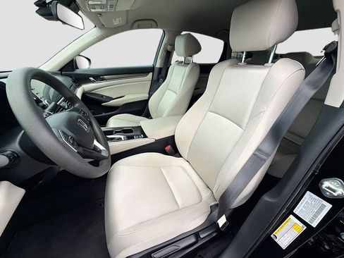Used 2018 Honda Accord LX image 19