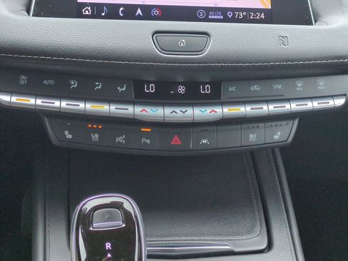 Used 2020 Cadillac XT4 Premium Luxury w/ Enhanced Visibility Package AWD/4WD image 25