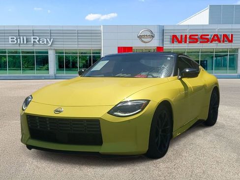 Certified 2024 Nissan Z Performance w/ Floor Mat Package RWD image 2