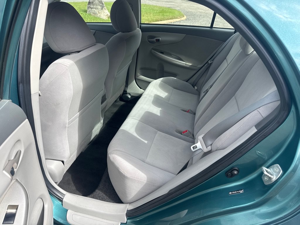Used 2010 Toyota Corolla LE FWD image 18